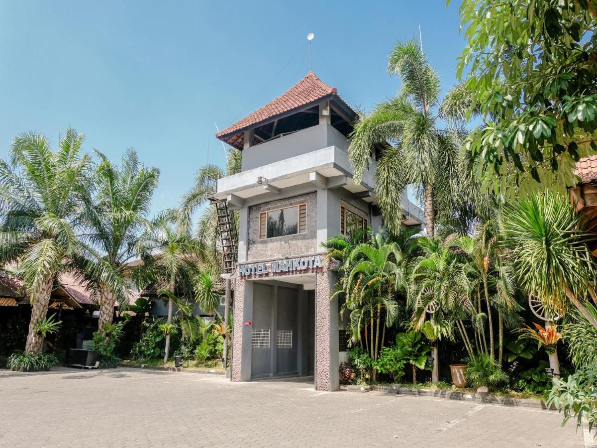 Hotel Mahkota Plengkung By Ecommerceloka 바뉴왕기 외부 사진